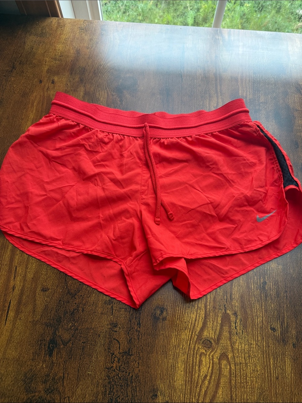 Nike Dri-FIT Tempo Running Shorts Women’s Small Coral Athletic Lined